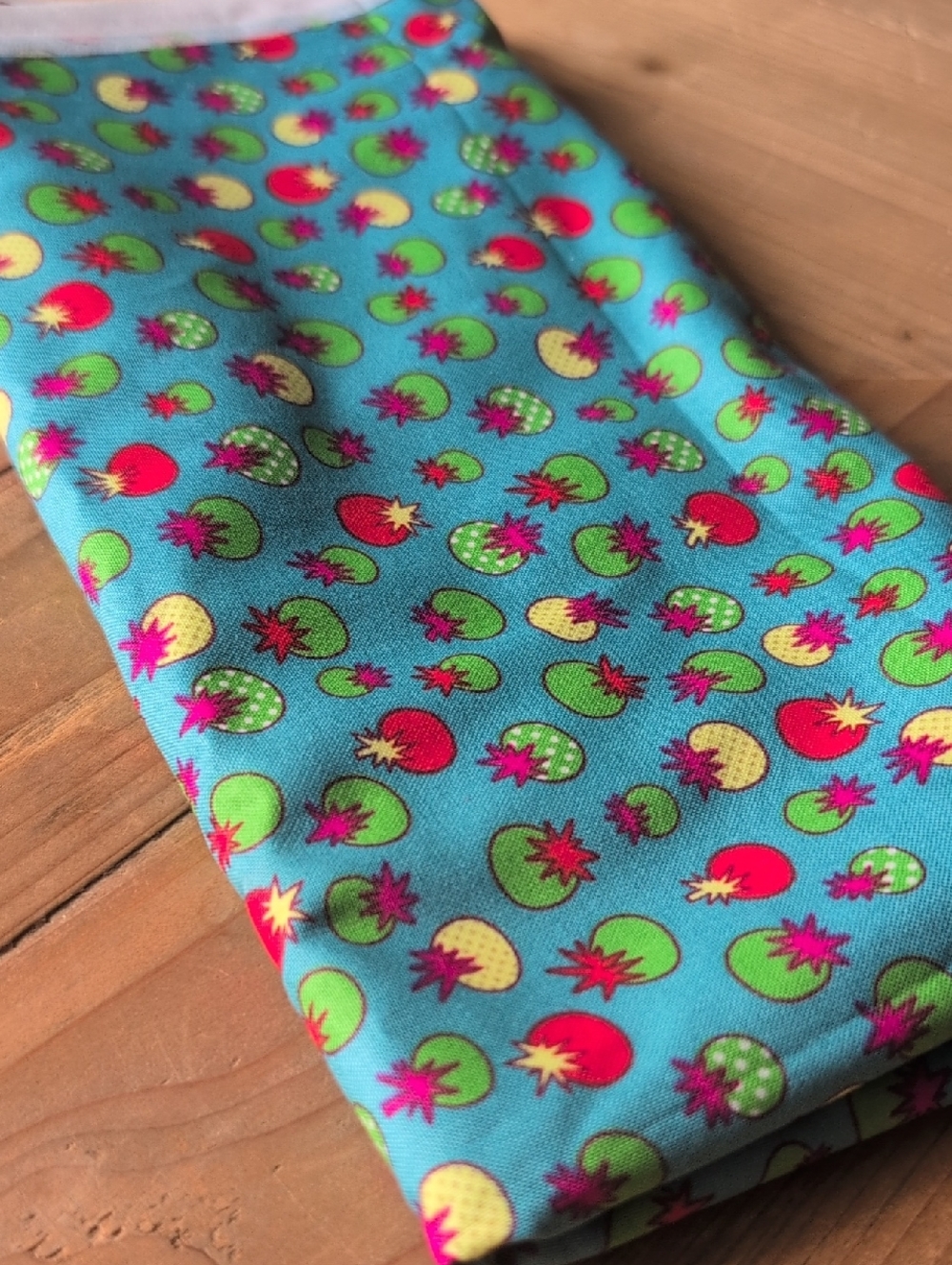 1/2-yd Free Spirit "Garden Friends" Cotton Quilting Fabric, Tomatoes